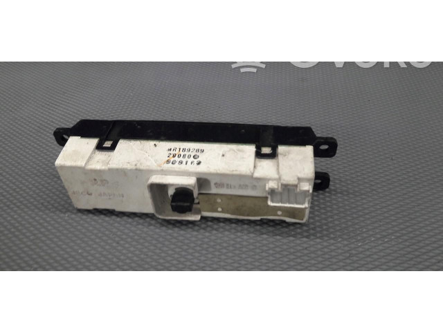 Дисплей    mr189269   Mitsubishi Colt