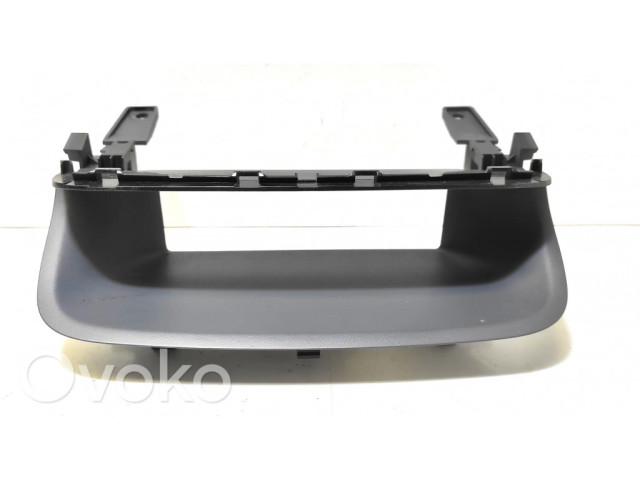 Другая деталь салона