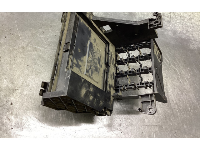 Блок предохранителей 1K0937049AG, F005V00659 Volkswagen Caddy