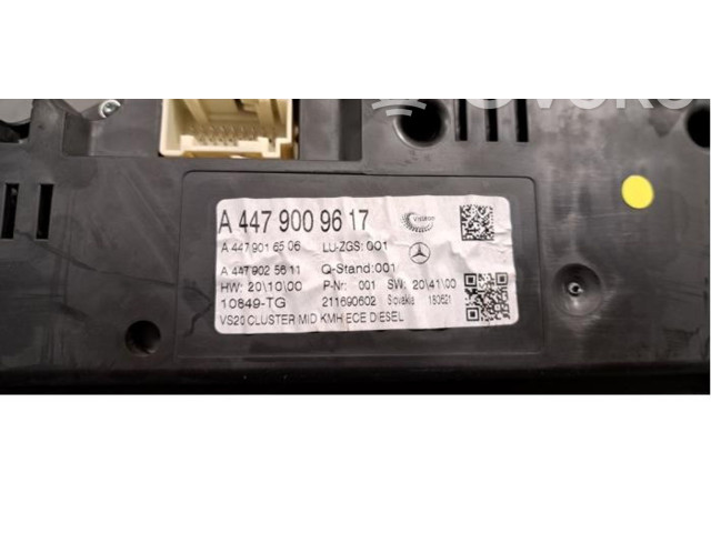 Дисплей    A4479009617   Mercedes-Benz V Class W447