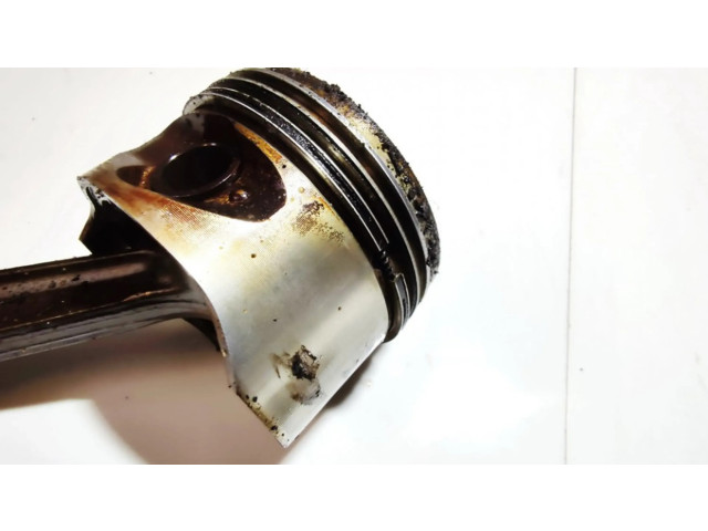 Píst Citroen Xsara pro benzínový motor 1.6