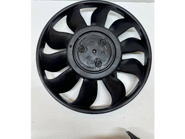 Вентилятор радиатора     993454J    Audi Q5 SQ5 