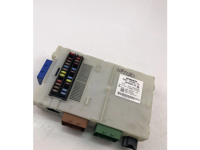 Блок предохранителей  30765624AE   Volvo V70    