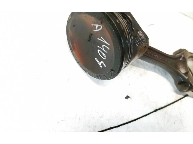 Поршень с шатуном Nissan Almera N16