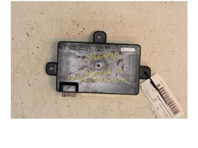 Блок управления Tesla Model X