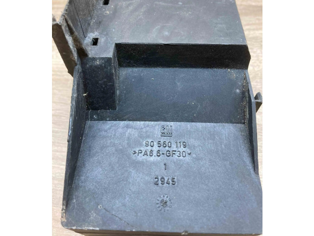 Pojistková skříňka 90560119 Opel Zfira A 1999
