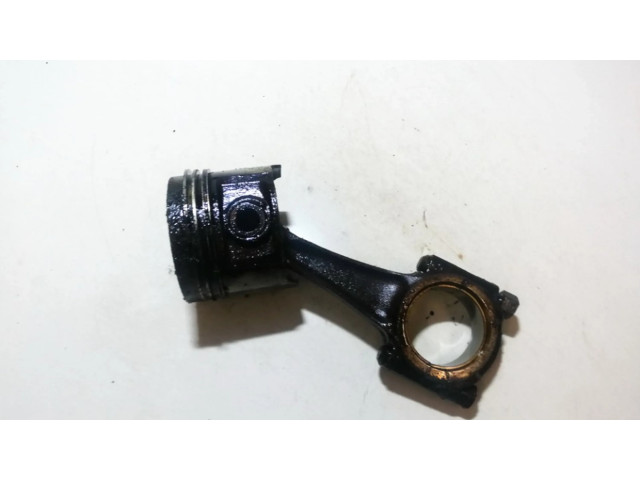 Píst    Peugeot 106  pro benzínový motor 1.4  