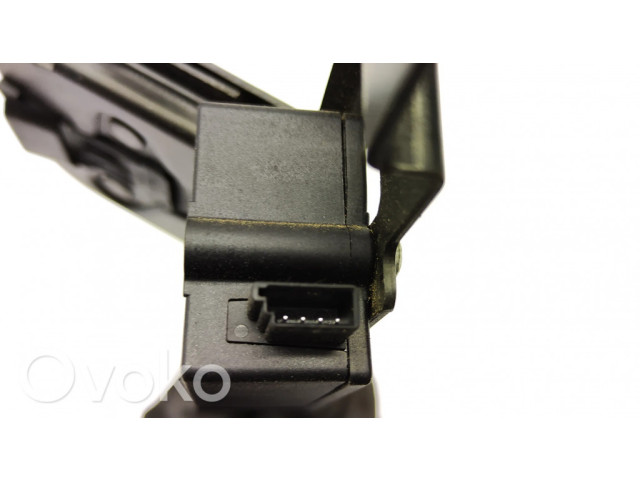 Zámek zadních dveří 51247026192 BMW 3 E46 2003