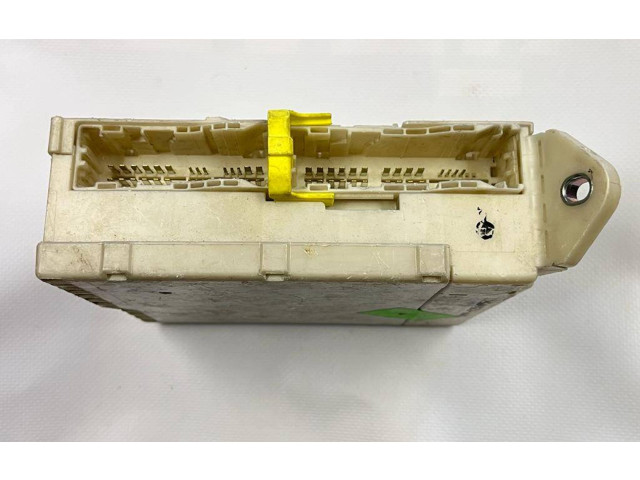 Pojistková skříňka 8267253060 Lexus 200-300 2005