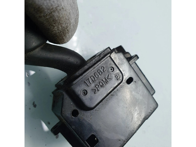 Ручка стеклоочистителей 17D682 Mazda 3 I