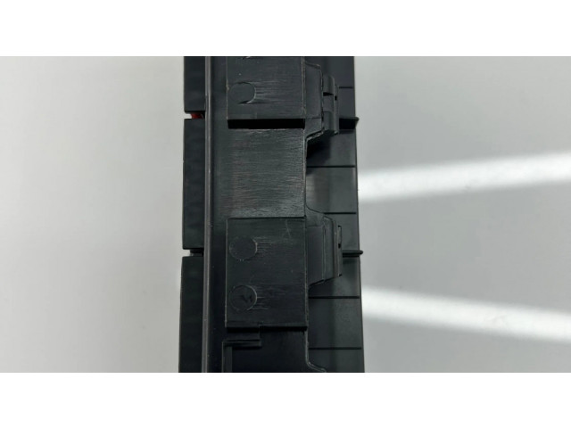 Pojistková skříňka 9389068, 19549000001 BMW 4 F36 Gran coupe 2018