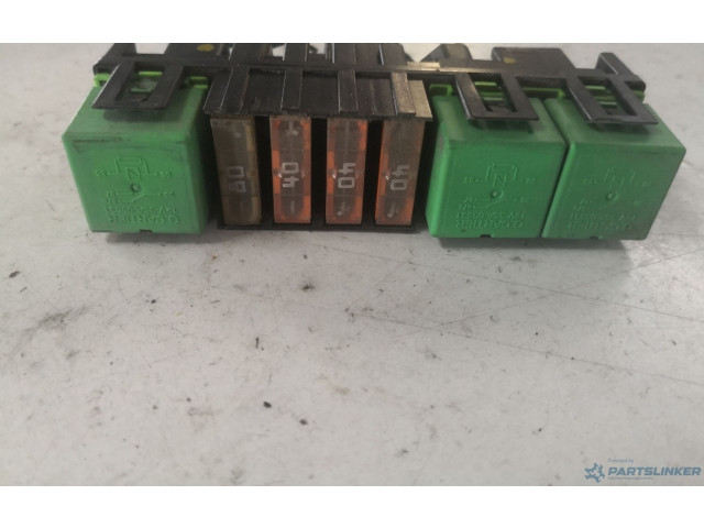 Pojistková skříňka Peugeot 307 CC 2002