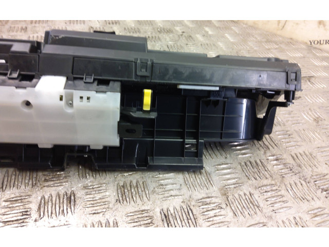 Přístrojová deska Toyota Prius (XW30) 2014 83800-47D11