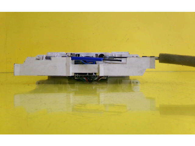 Блок управления климат-контролем MR398658 Mitsubishi Space Wagon