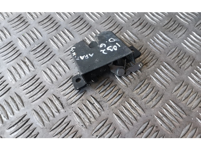 Zámek zadních dveří 2K0827506B Volkswagen Caddy 2007