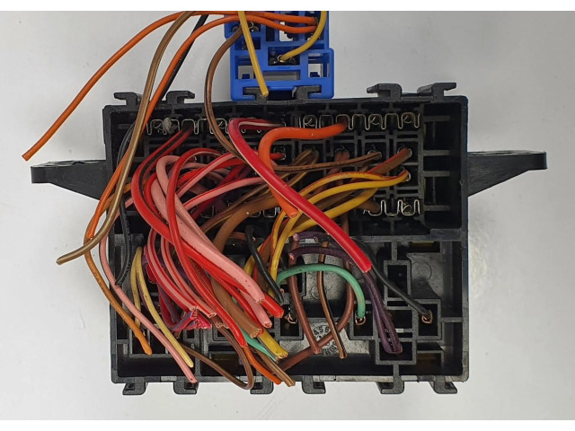 Блок предохранителей  PA66-GF33   Chevrolet Matiz    