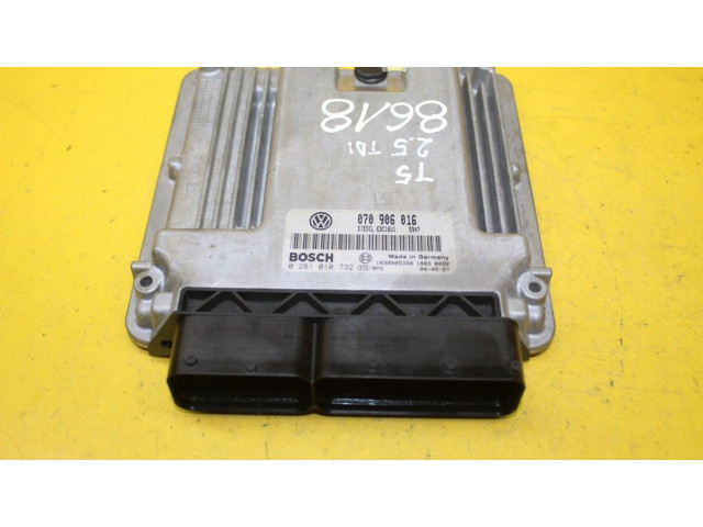 Řídící jednotka Volkswagen Multivan T5 2009