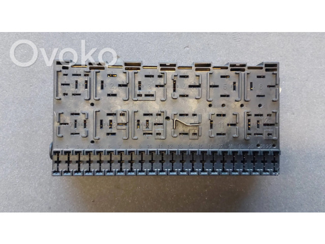 Блок предохранителей 357937039 Ford Galaxy