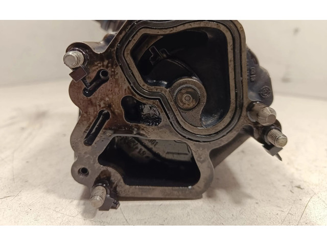 Масляный насос A6541810012 Mercedes-Benz E W213