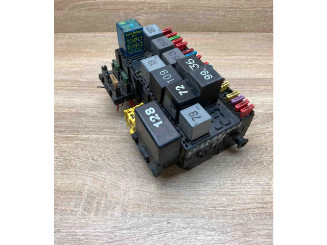 Pojistková skříňka 7M0937025D, 357937039 Seat Alhambra (Mk1) 1996