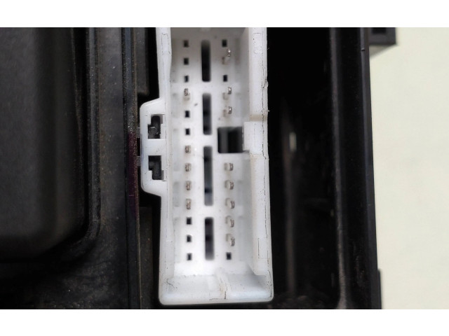 Блок предохранителей Pr06102000, 0281003053 Mitsubishi ASX