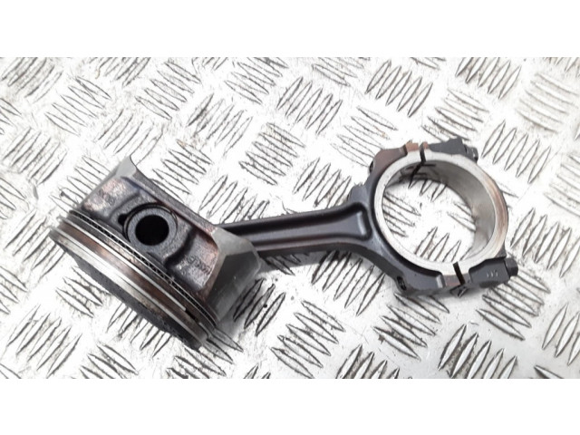 Píst    Saab 9-7X  pro benzínový motor 4.2  