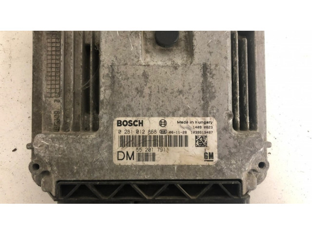 Řídící jednotka 0281012686, 55201791   Opel Vectra C 2005