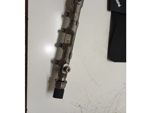 Vstřikovací lišta 04L089G Volkswagen Caddy