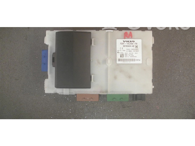 Блок предохранителей    Volvo V70    