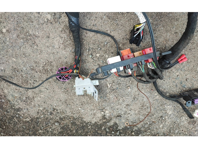 Pojistková skříňka 7H0971727F Volkswagen Transporter - Caravelle T5 2007