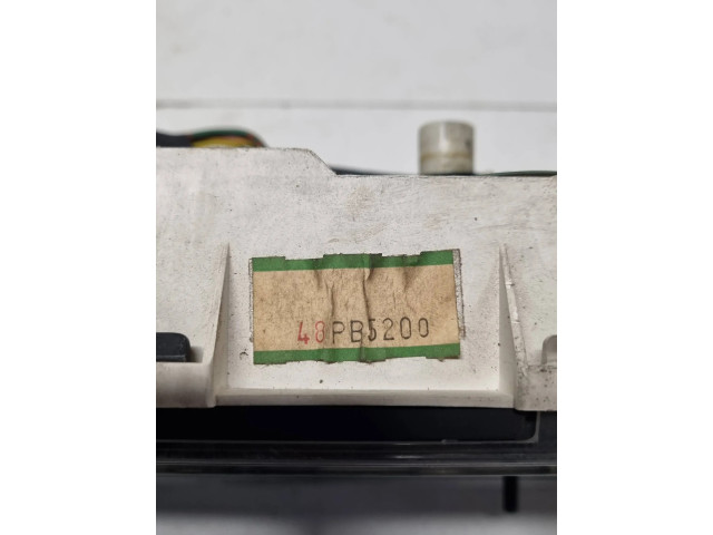 Přístrojová deska Nissan Sunny 1987