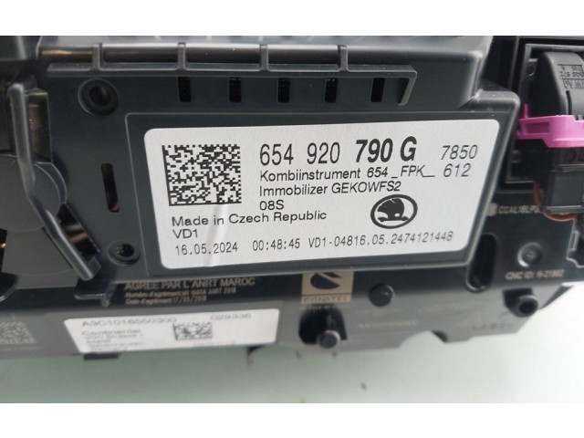 Панель приборов 654920790G Skoda Scala