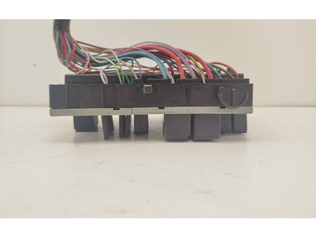 Блок предохранителей 8688383, 8645716   Volvo S80    