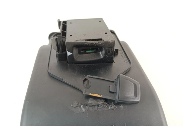 Pojistková skříňka 32209198 Volvo V60 2019