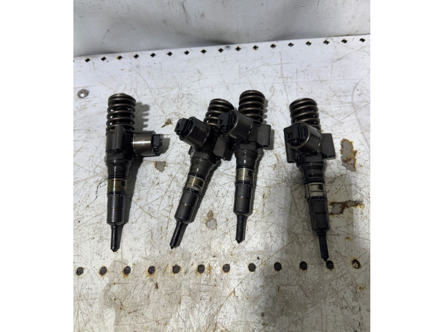 Комплект форсунок 03G130073G, 03G130073GX Skoda Octavia Mk2 (1Z) BKD