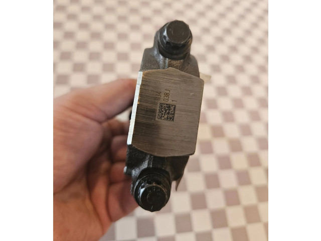 Поршень 038105401J Volkswagen Caddy