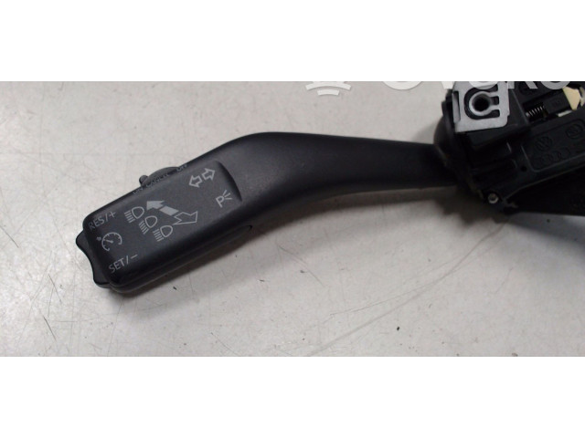Ручка поворотов/ фонарей 1K0953513G, 1K0953513F9B9 Skoda Octavia Mk2 (1Z)