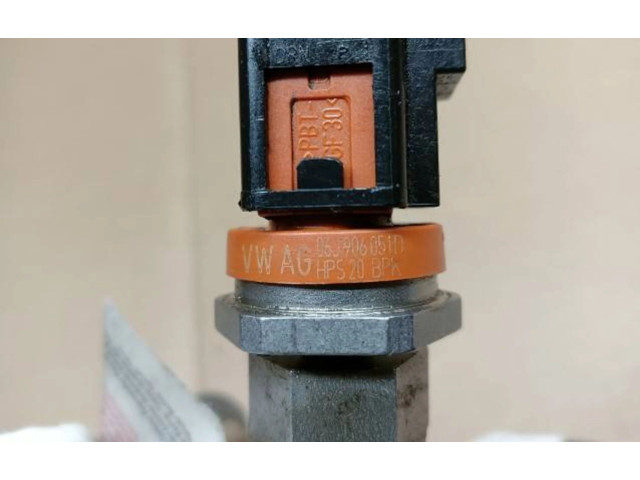 Топливная рампа 06J906051D   Skoda Rapid (NH)   для двигателя CBZB