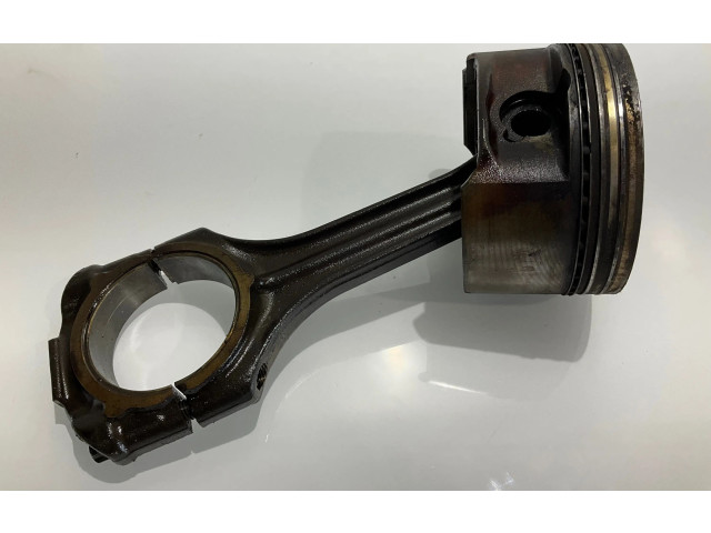 Píst Mercedes-Benz E W211