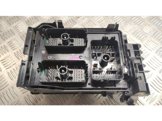 Pojistková skříňka 39040853 Opel Astra 2017