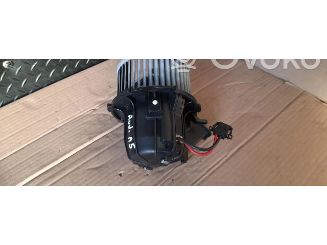 Вентилятор печки    U0853004   Audi A5 8T 8F