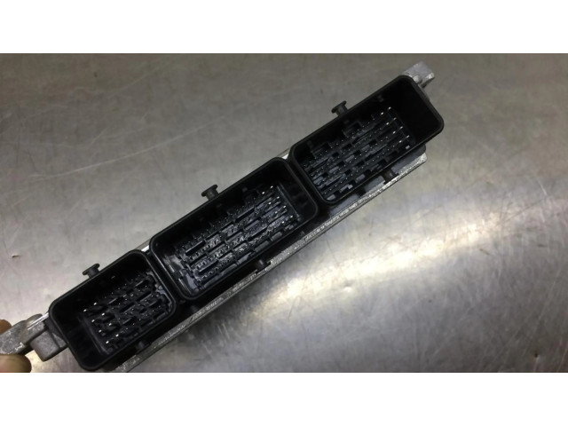 Блок управления двигателя 237102982S   Dacia Logan II