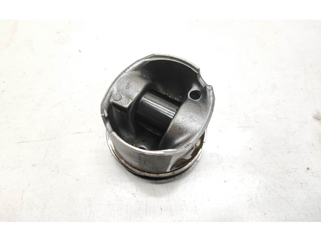 Píst 84L110 BMW 5 GT F07 N57D30A