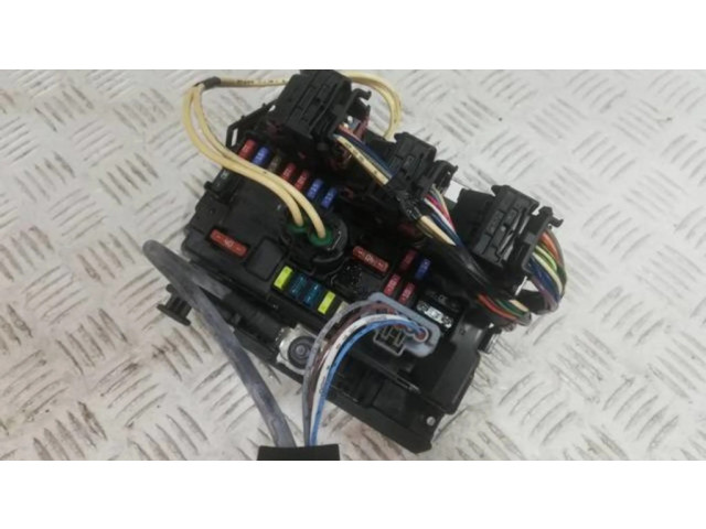 Блок предохранителей 9664997780 Peugeot 208