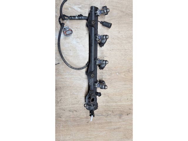 Топливная рампа 032133319 Volkswagen Golf III