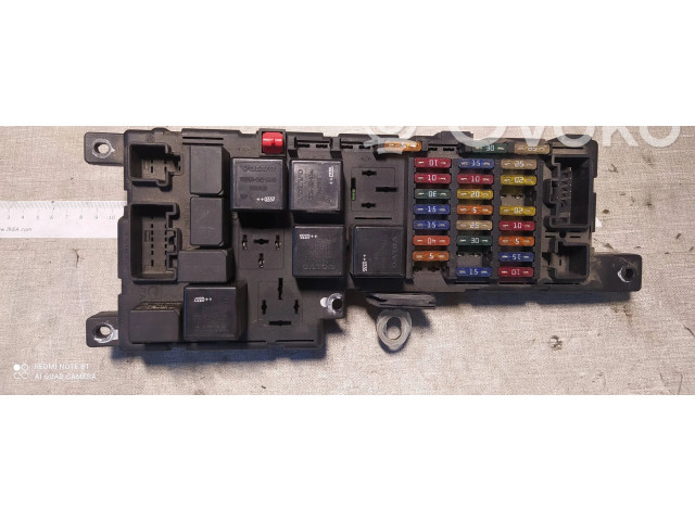 Блок предохранителей 8678449, 518828017 Volvo XC90