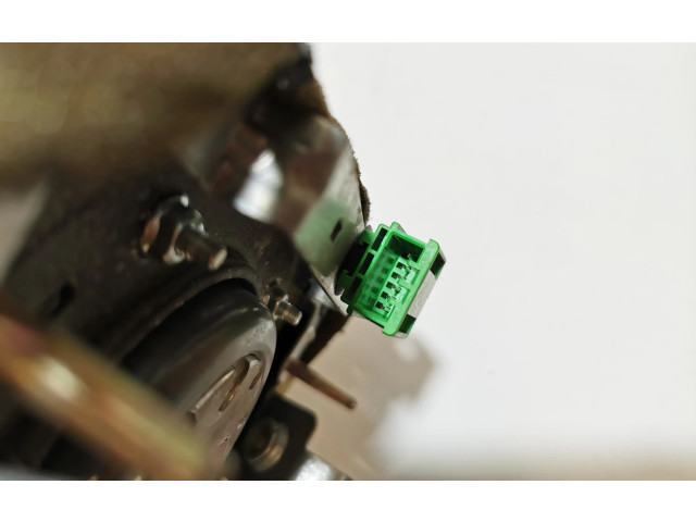 Подушка безопасности водителя 8638255   Volvo V70