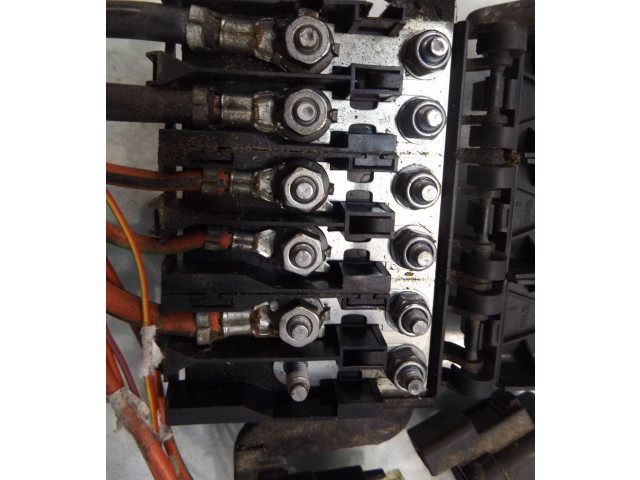 Блок предохранителей     Volkswagen Polo IV 9N3    