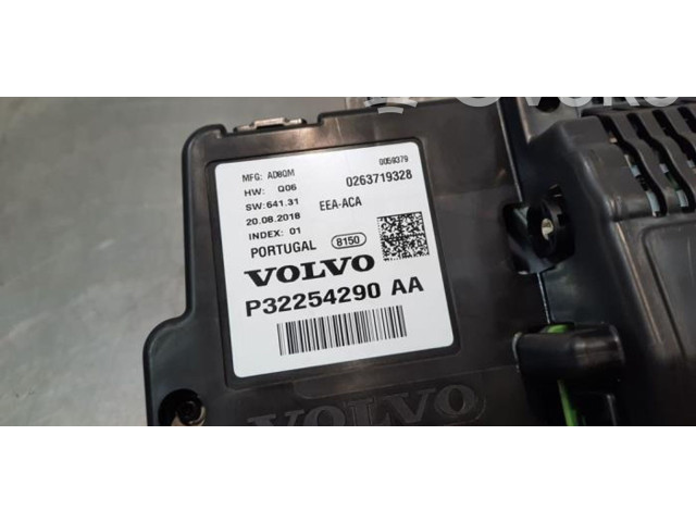 Přístrojová deska Volvo V60 2018 36011574