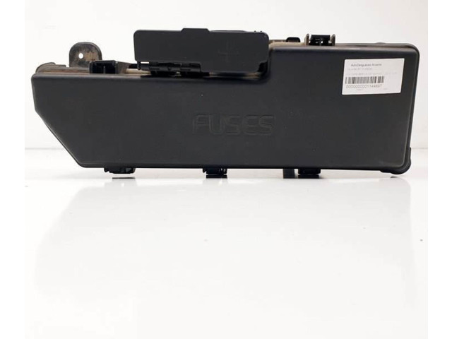 Блок предохранителей 9494210   Volvo S80    